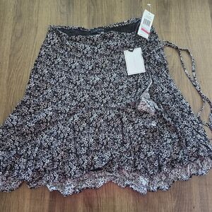 State Floral Ruffle Mini Skirt - Black & White